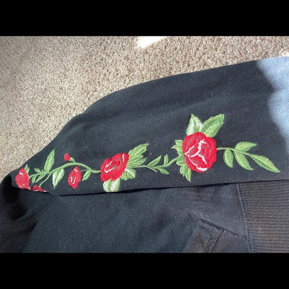 Hollister hoodie - Picture 2 of 4